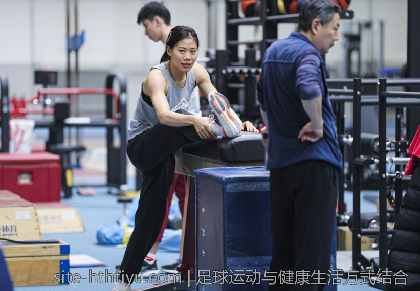 足球运动与健康生活方式结合